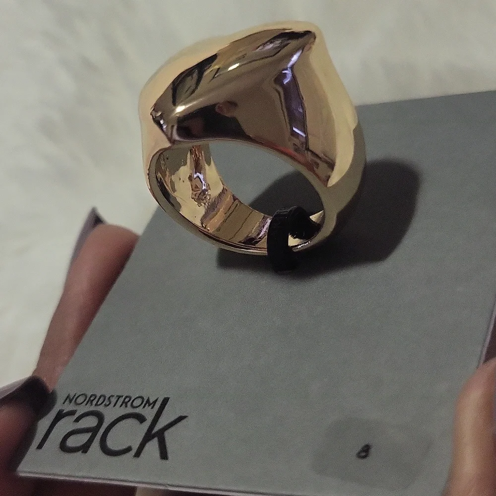 Nordstrom Rack Gold Heart Ring - Picture 4 of 6